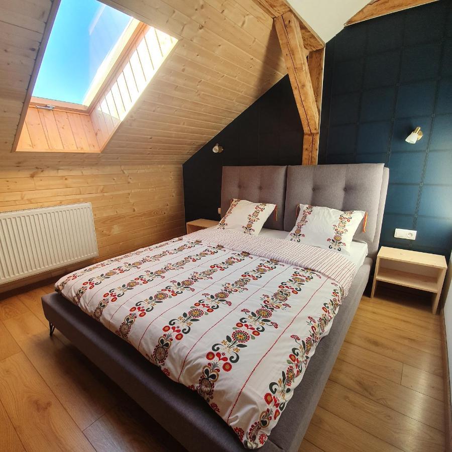 Red Deer Hotel Брезно Экстерьер фото