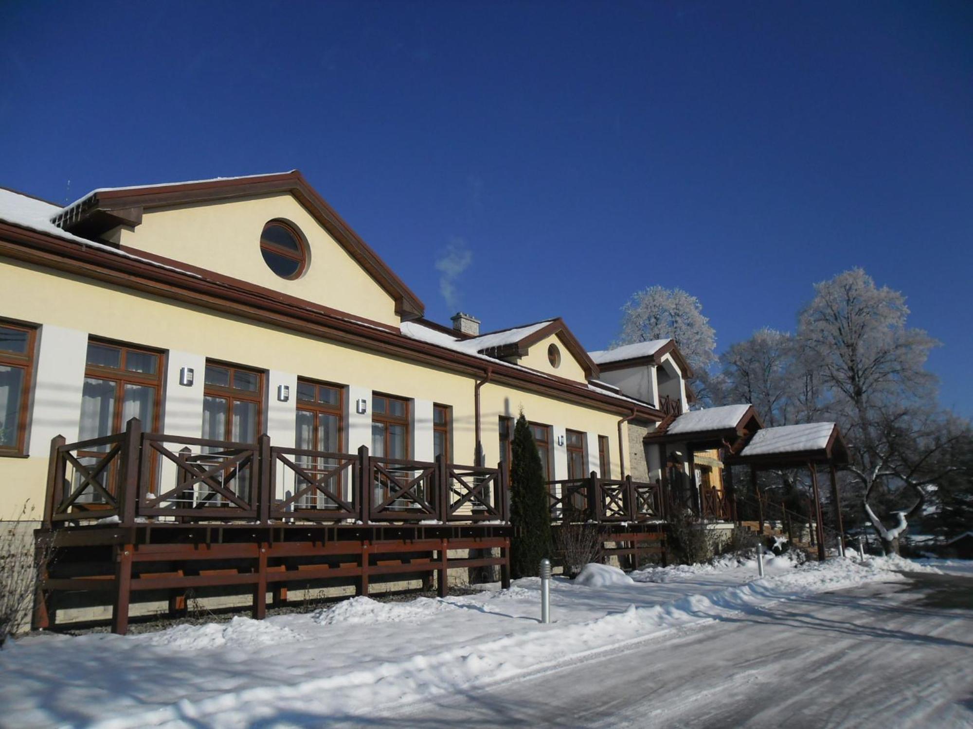 Red Deer Hotel Брезно Экстерьер фото